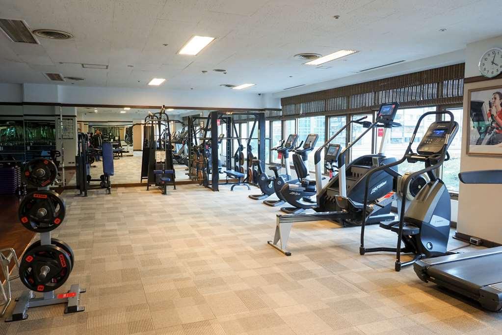 The Howard Plaza Hotel Taipé Instalações foto The gym at the hotel