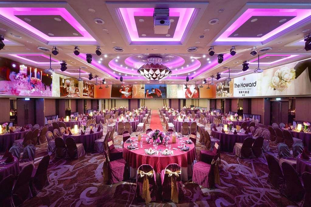 The Howard Plaza Hotel Taipé Exterior foto The ballroom at the Renaissance Hotel