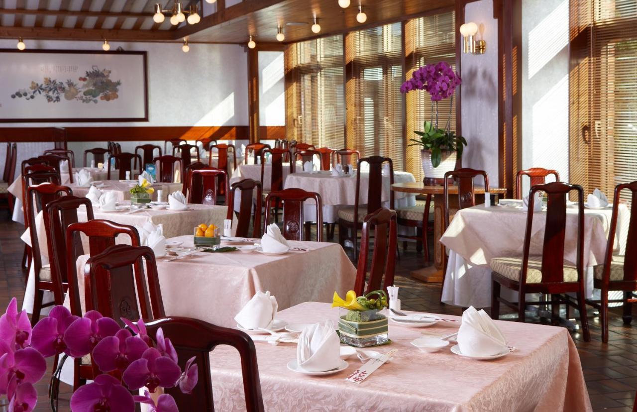 The Howard Plaza Hotel Taipé Exterior foto Interior of the restaurant