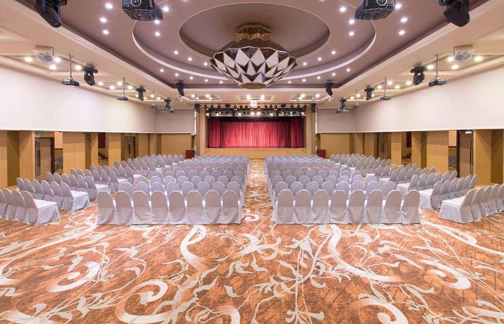 The Howard Plaza Hotel Taipé Instalações foto The Grand Ballroom