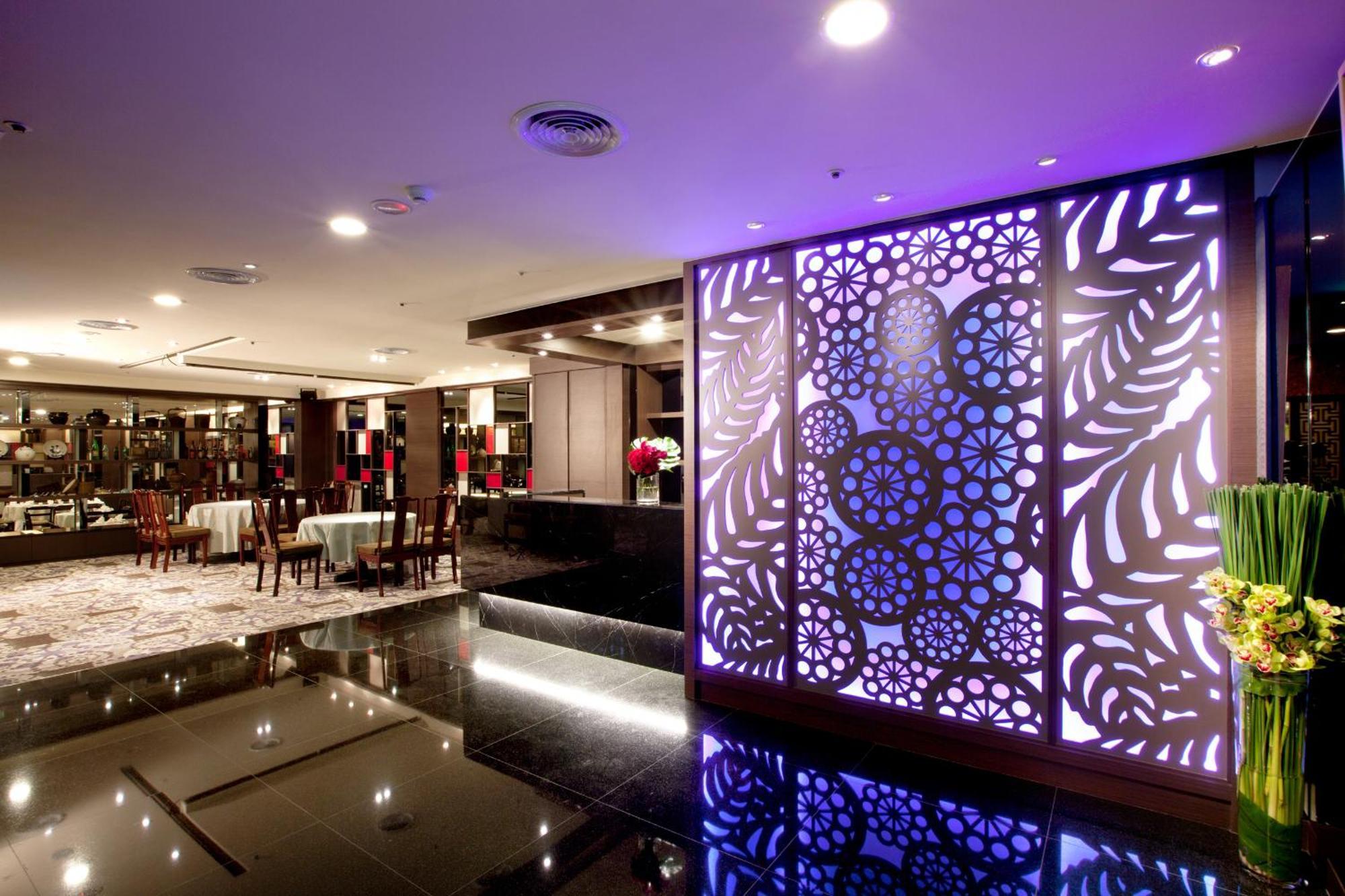 The Howard Plaza Hotel Taipé Exterior foto The lobby of the hotel